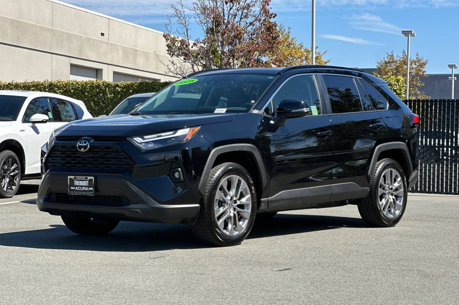 Used 2025 Toyota RAV4 XLE Premium AWD/4WD image 8