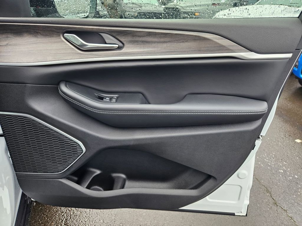 New 2026 Jeep Grand Cherokee L Limited AWD/4WD image 19