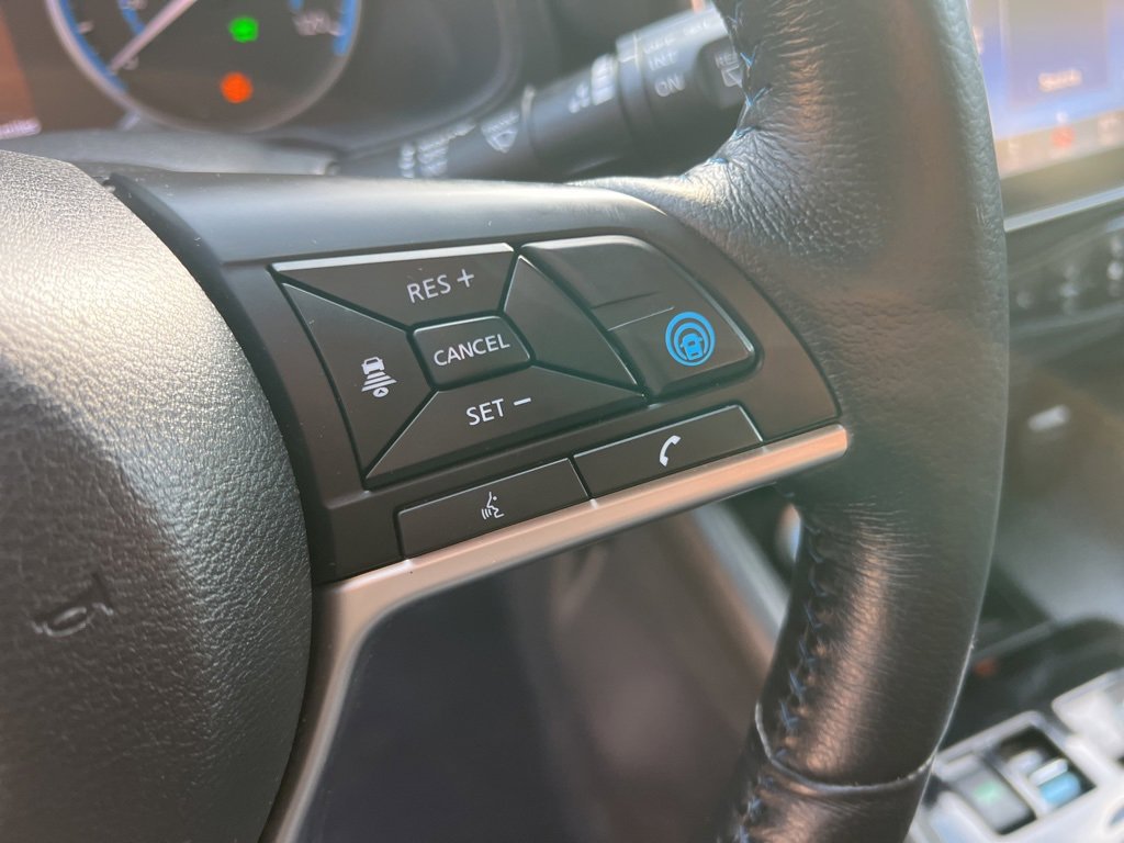 Used 2018 Nissan Leaf SV w/ SV Technology Package image 16