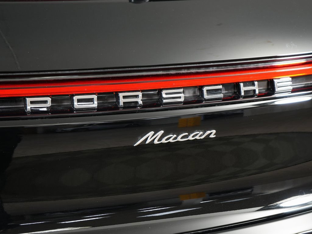 Certified 2026 Porsche Macan AWD/4WD image 13
