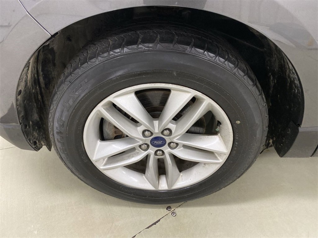 Used 2015 Ford Edge SEL w/ Equipment Group 201A image 25