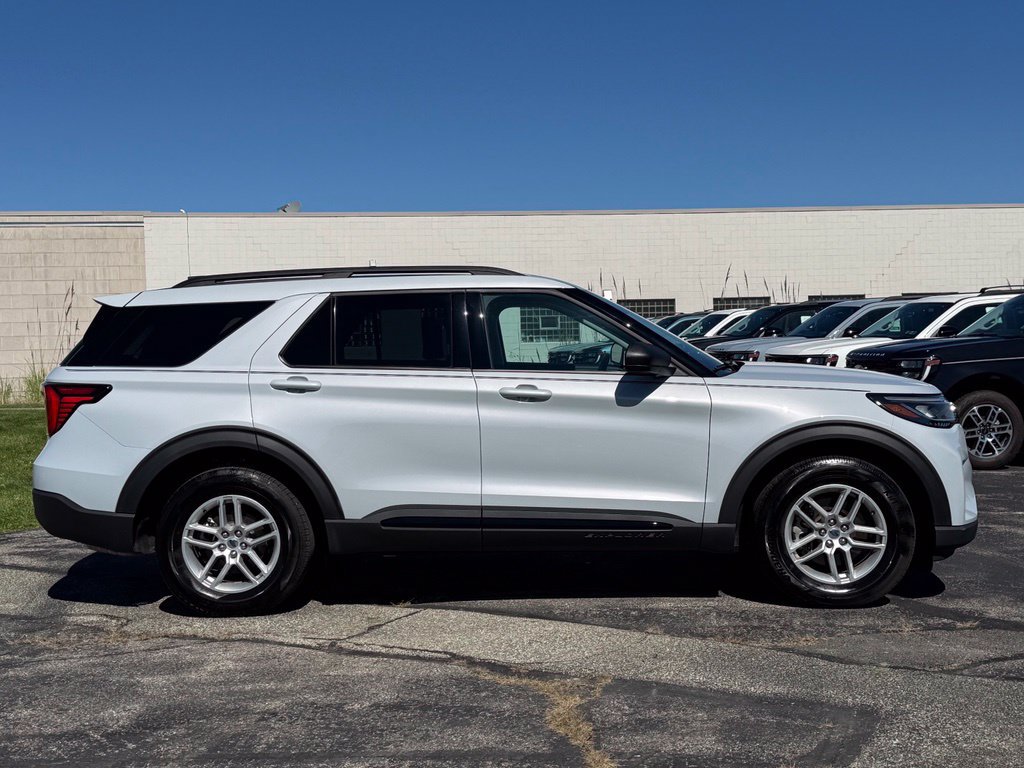 New 2026 Ford Explorer Active AWD/4WD image 4