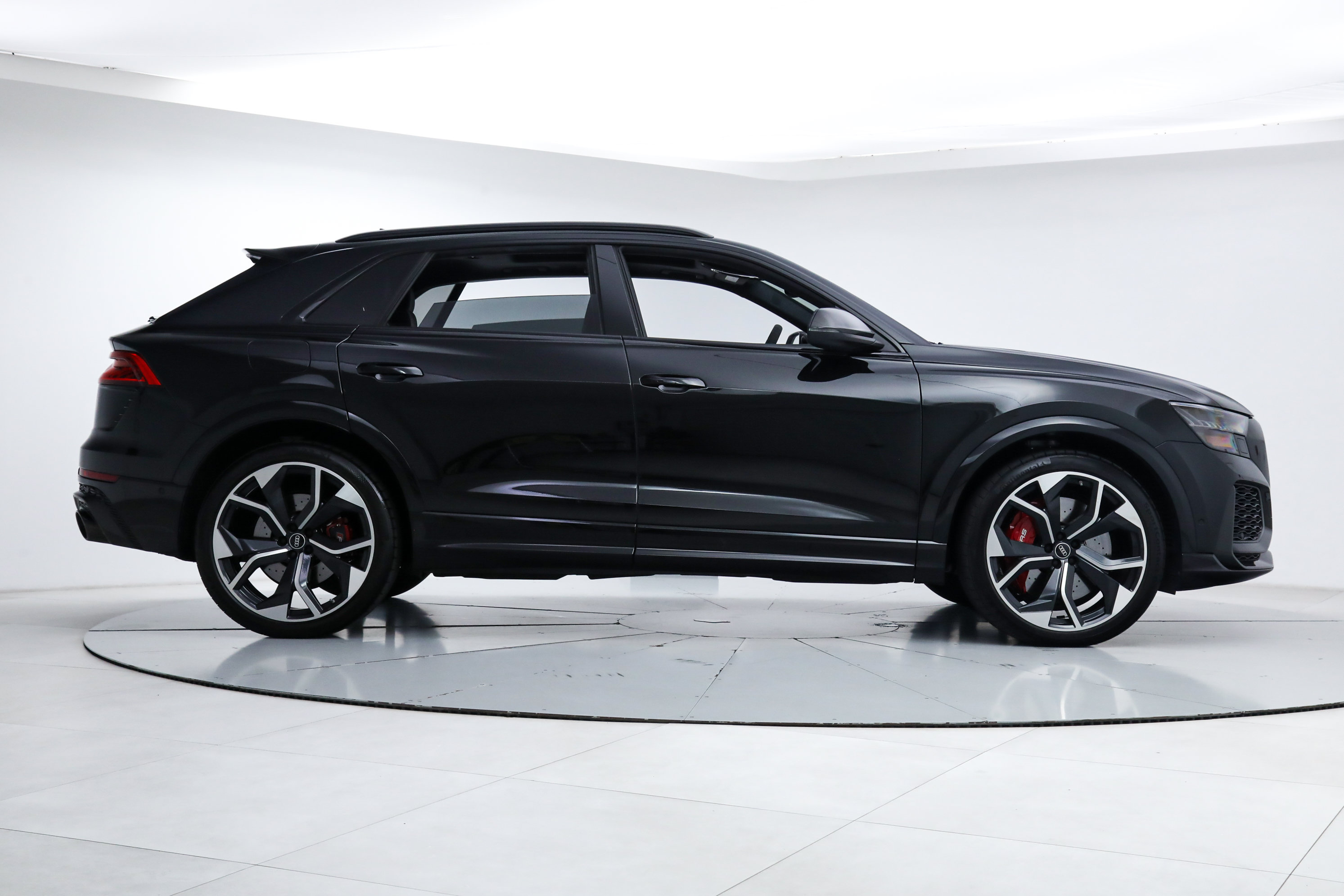 Used 2024 Audi RS Q8 AWD/4WD image 6