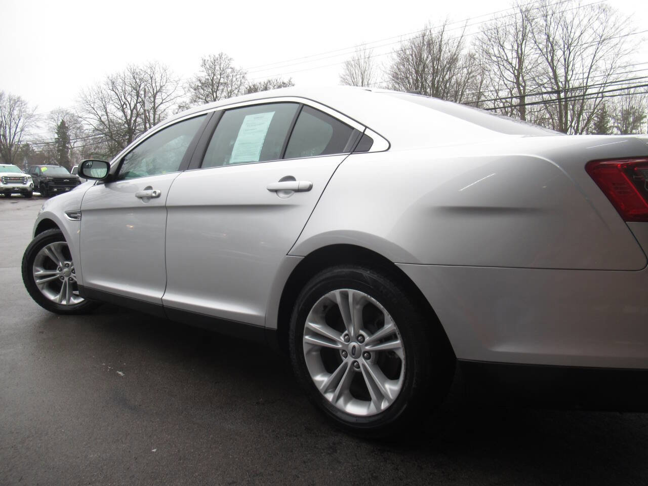Used 2015 Ford Taurus SEL w/ Equipment Group 201A AWD/4WD image 11