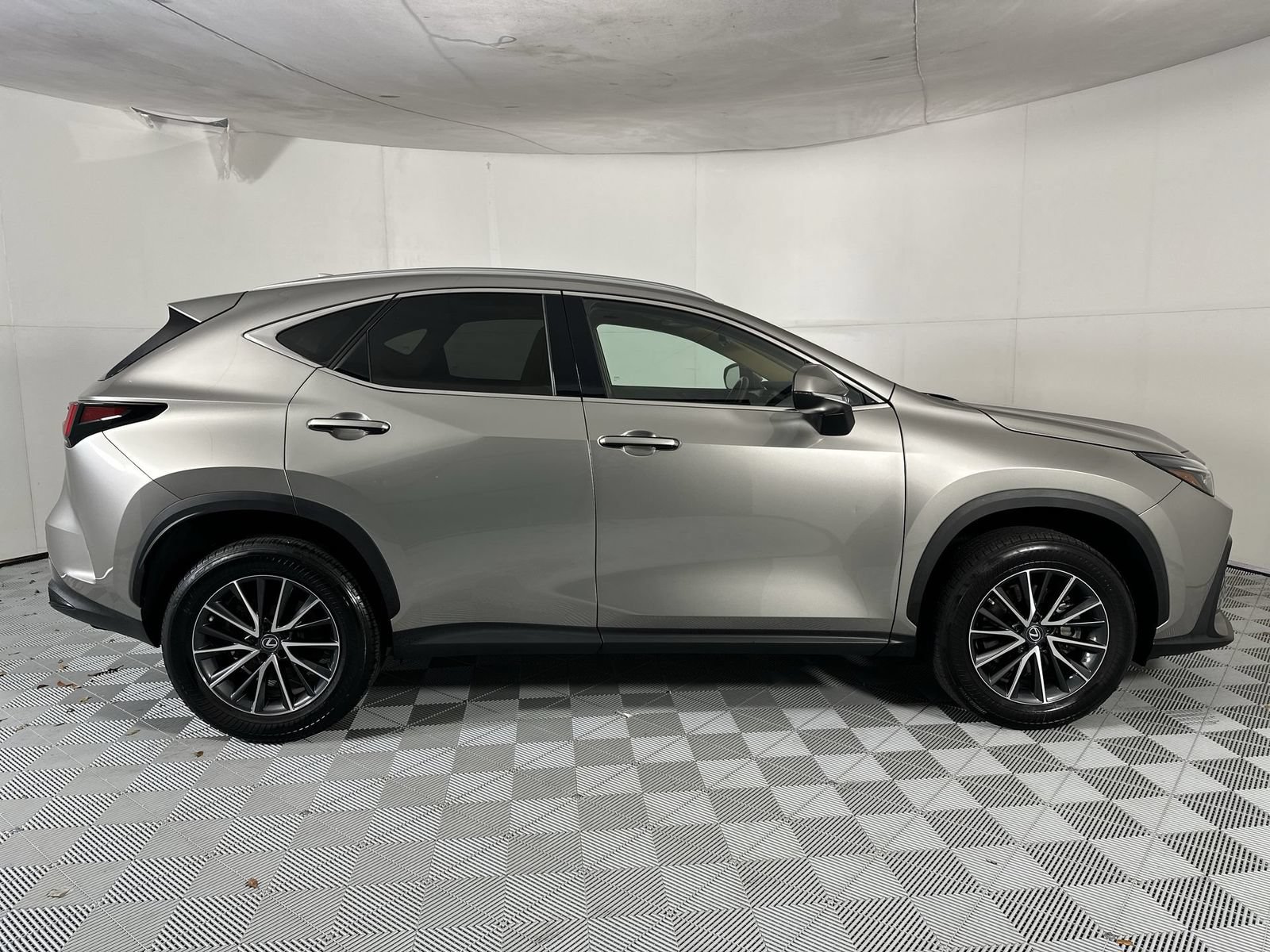 Used 2023 Lexus NX 350 AWD image 9