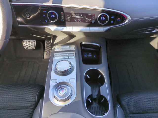Certified 2025 Genesis GV70 2.5T w/ Sport Prestige Package AWD/4WD image 15
