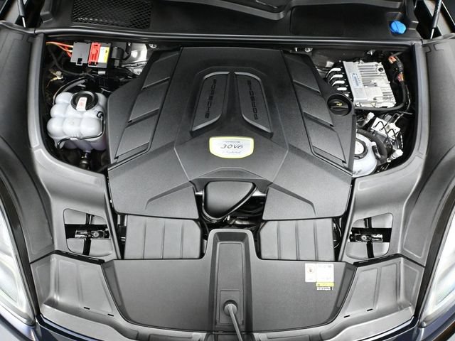 Used 2022 Porsche Cayenne E-Hybrid Coupe AWD/4WD image 47