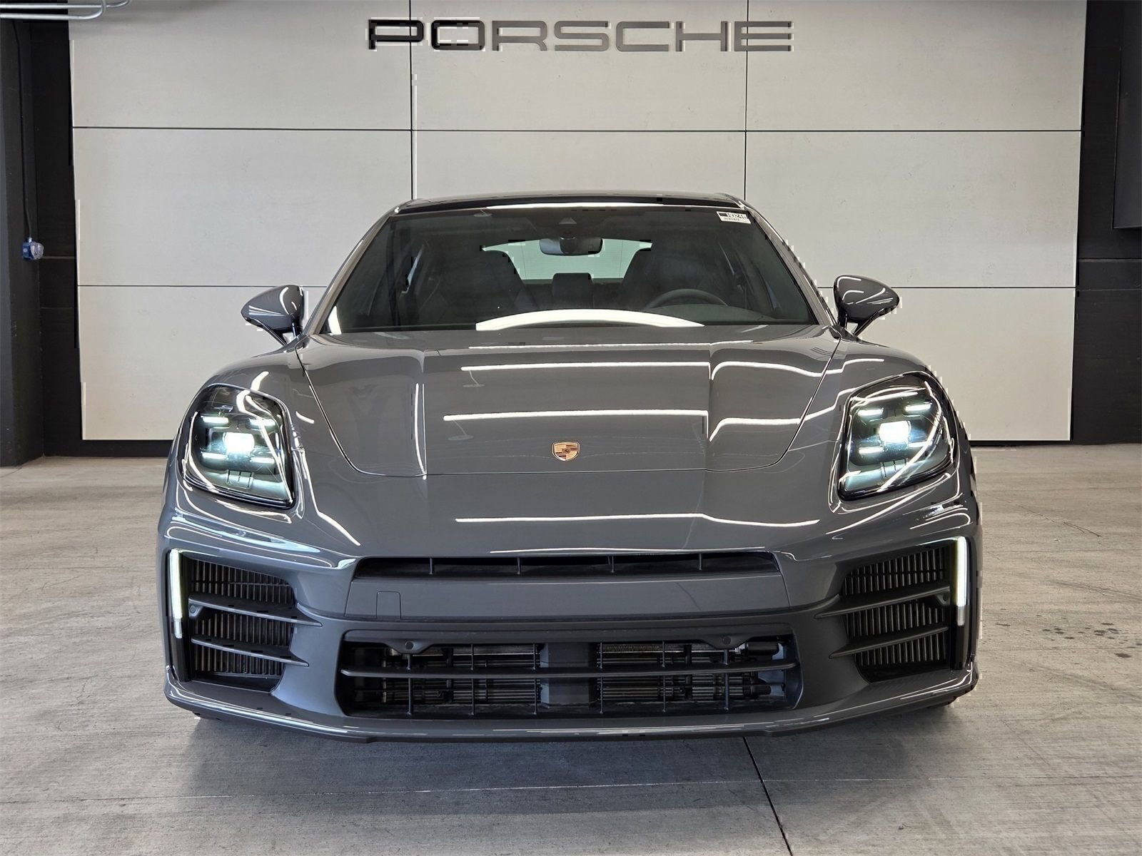 Certified 2025 Porsche Panamera RWD image 27
