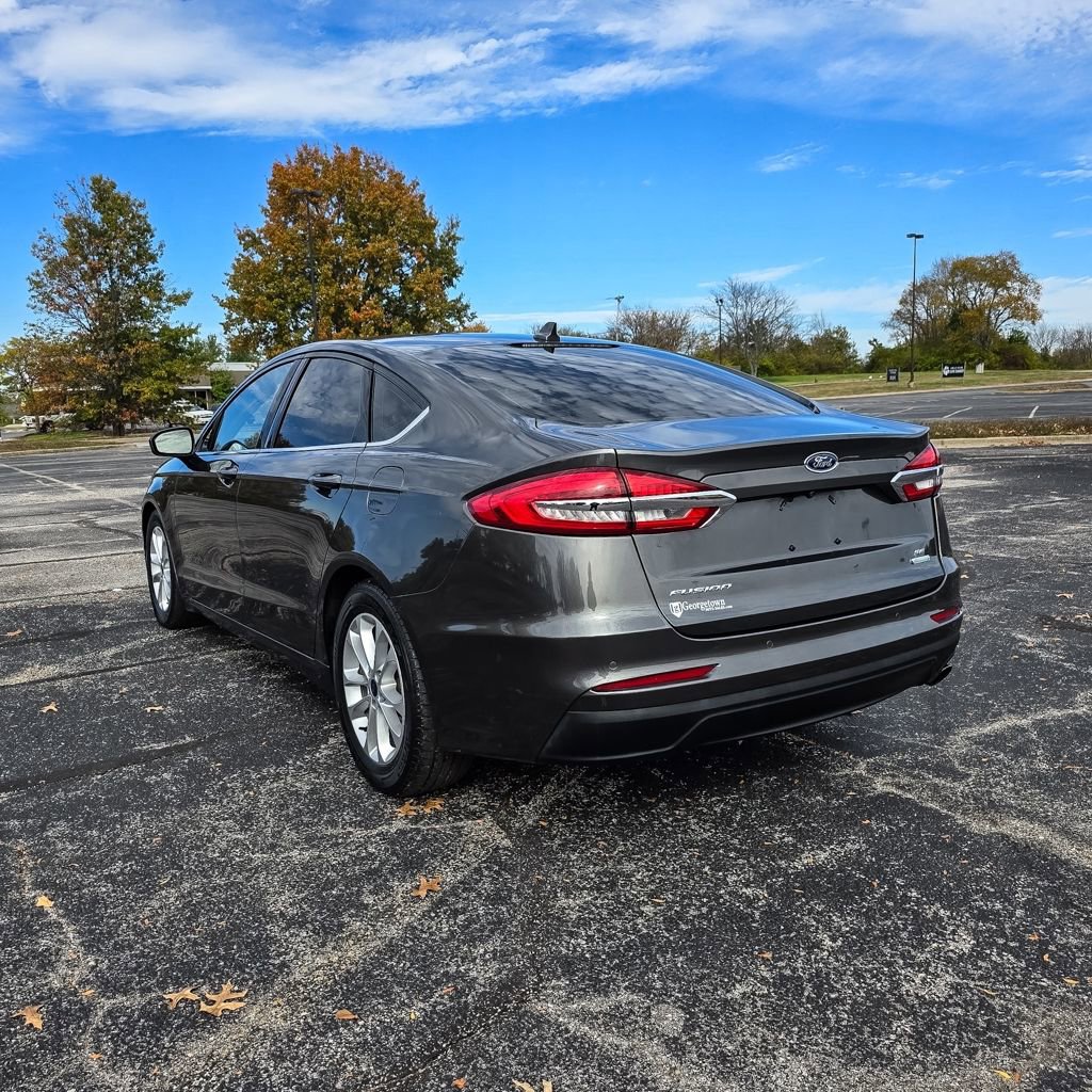 Used 2020 Ford Fusion SE FWD image 40