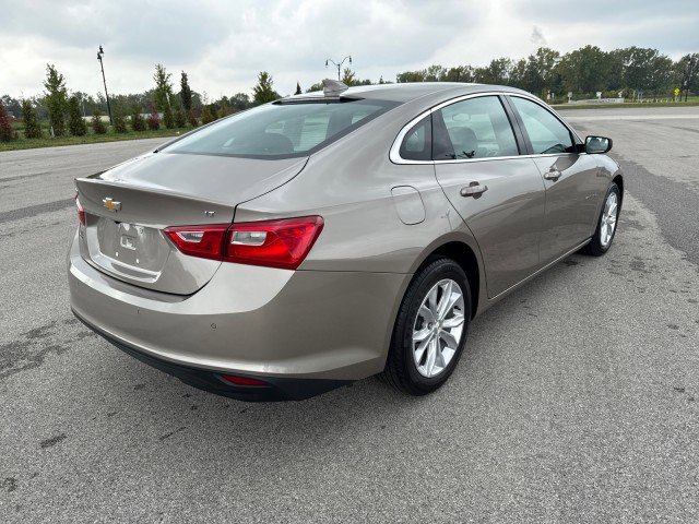 Used 2025 Chevrolet Malibu LT image 3