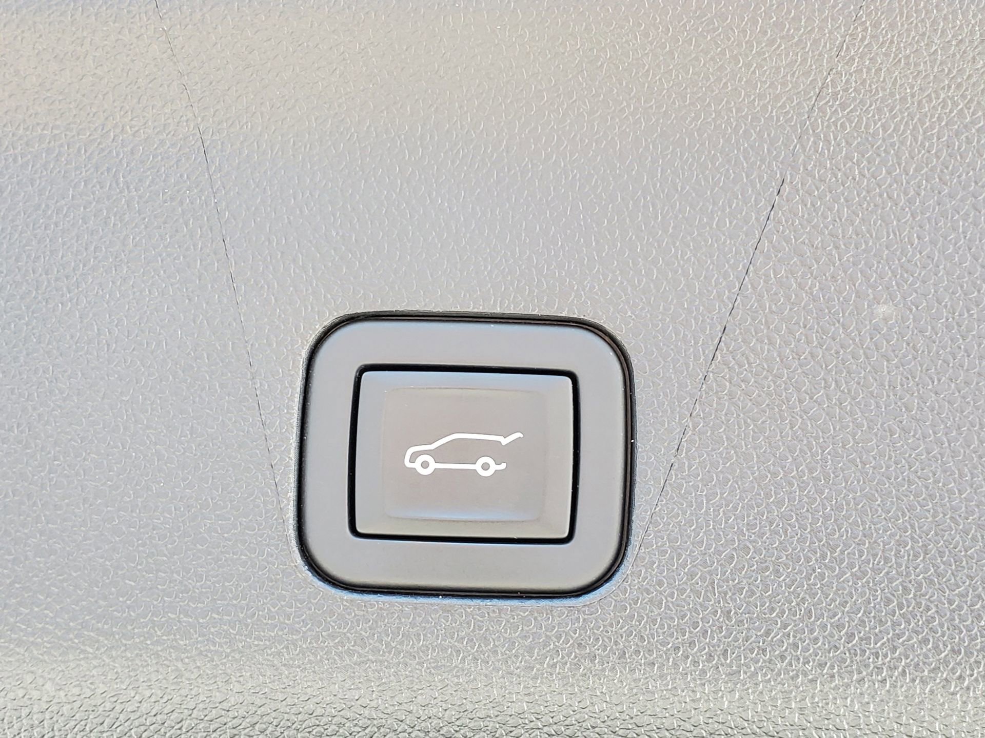 Used 2024 Cadillac Escalade Premium Luxury Platinum image 8