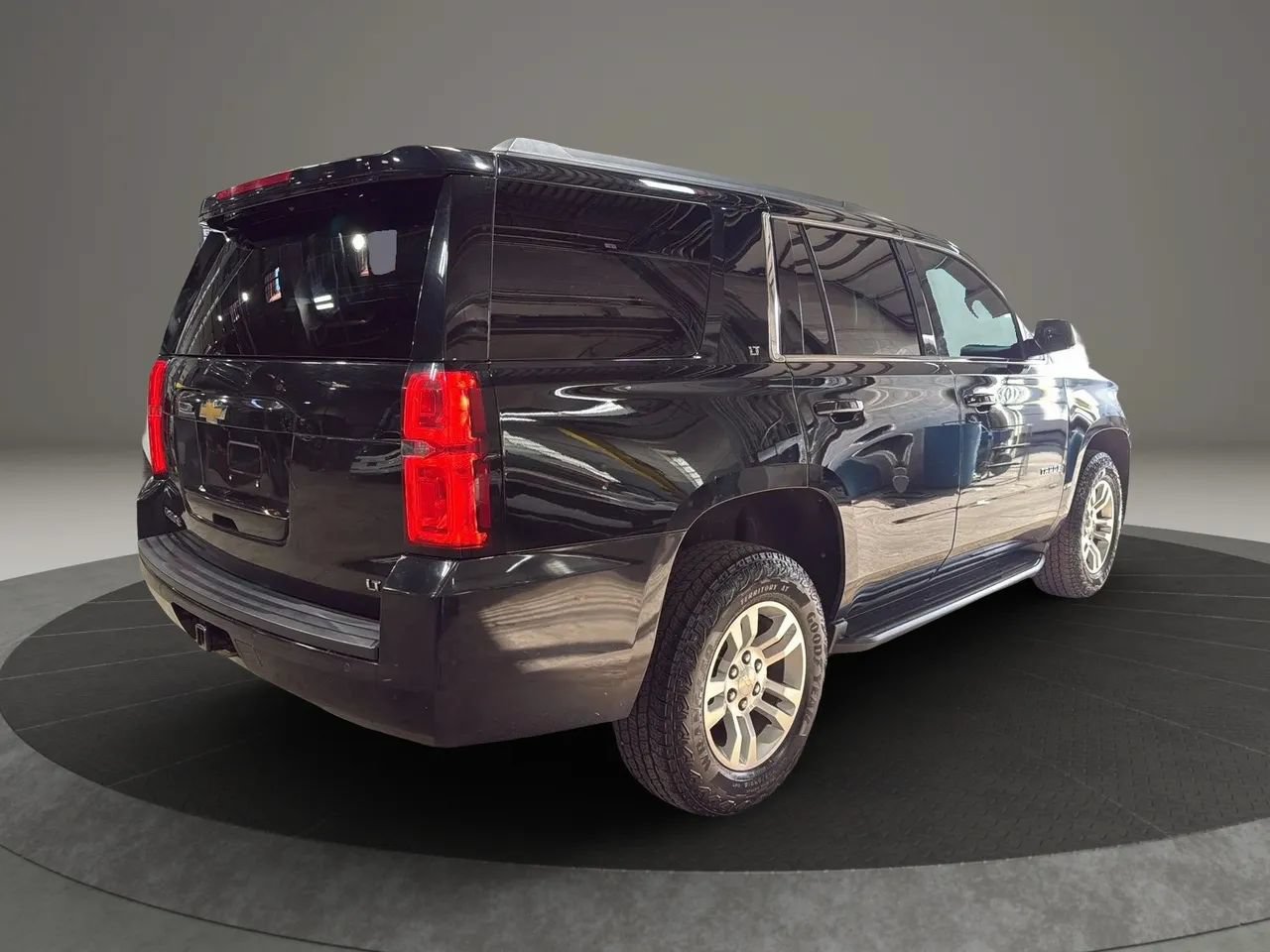 Used 2018 Chevrolet Tahoe LT AWD/4WD image 5