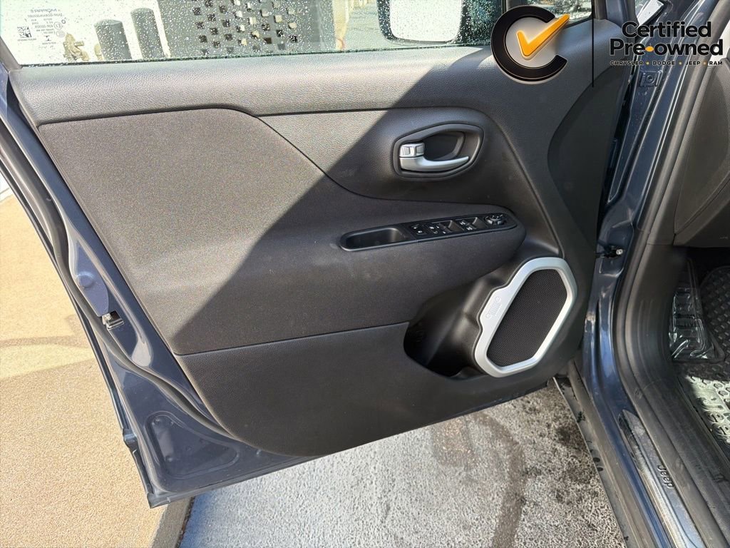 Used 2021 Jeep Renegade Latitude w/ Convenience Group AWD/4WD image 34