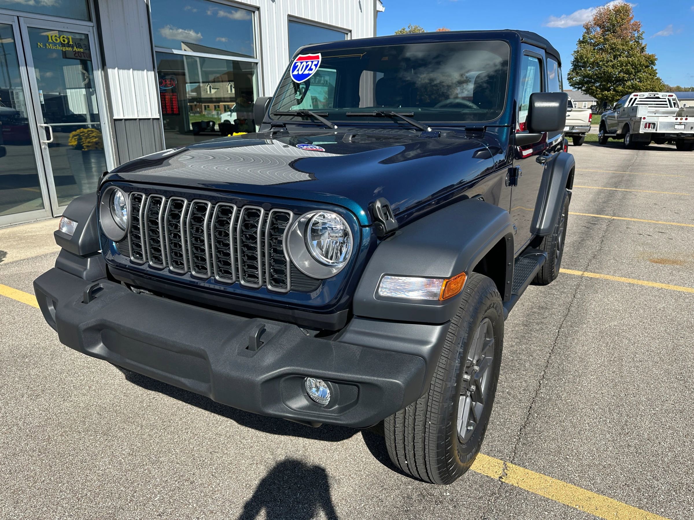 Used 2025 Jeep Wrangler Sport image 9