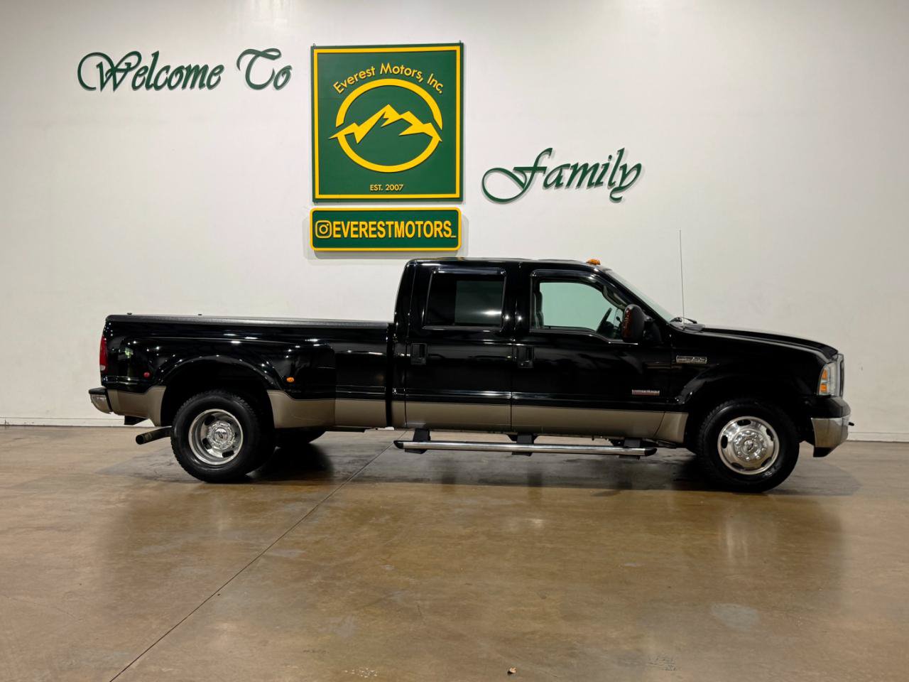 Used 2005 Ford F350 Lariat RWD image 8