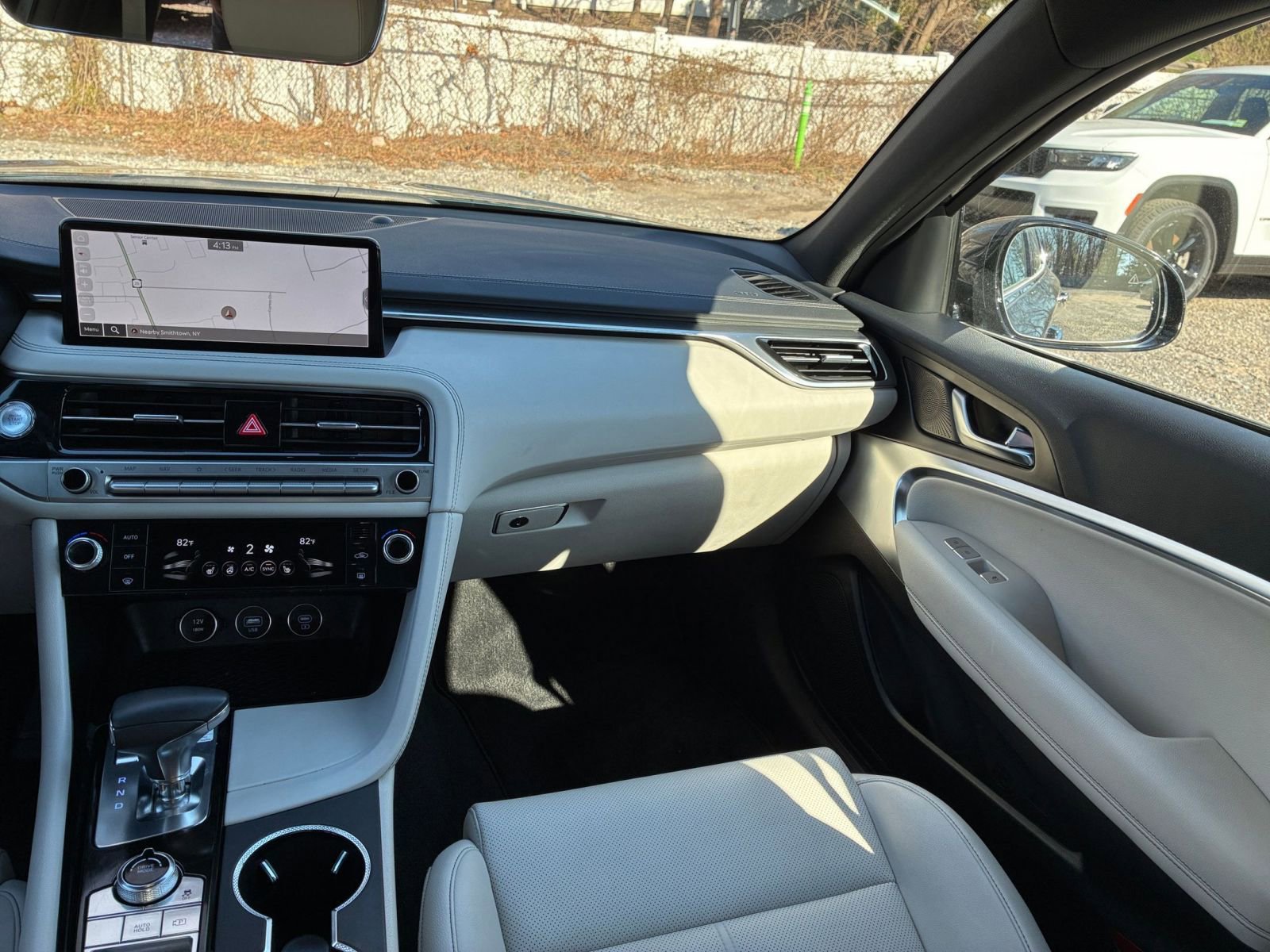 Used 2025 Genesis G70 2.5T image 35