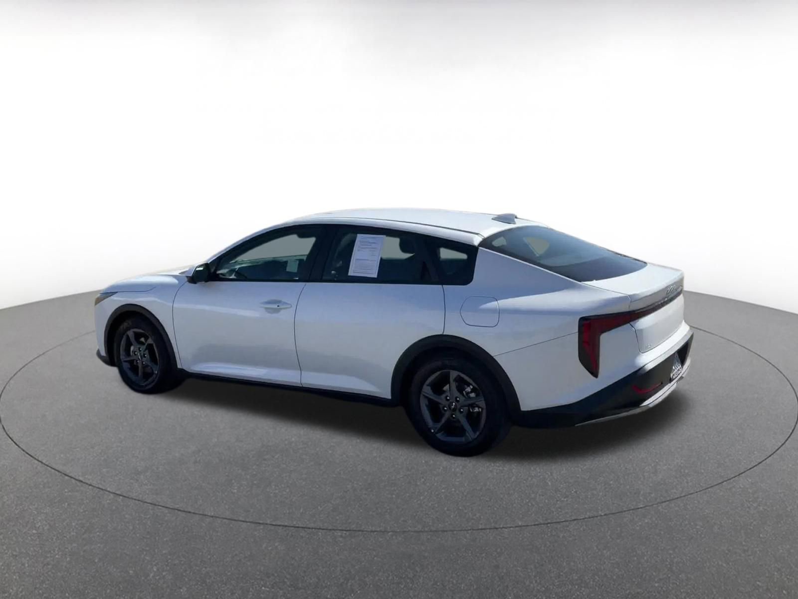 Used 2025 Kia K4 LXS image 10