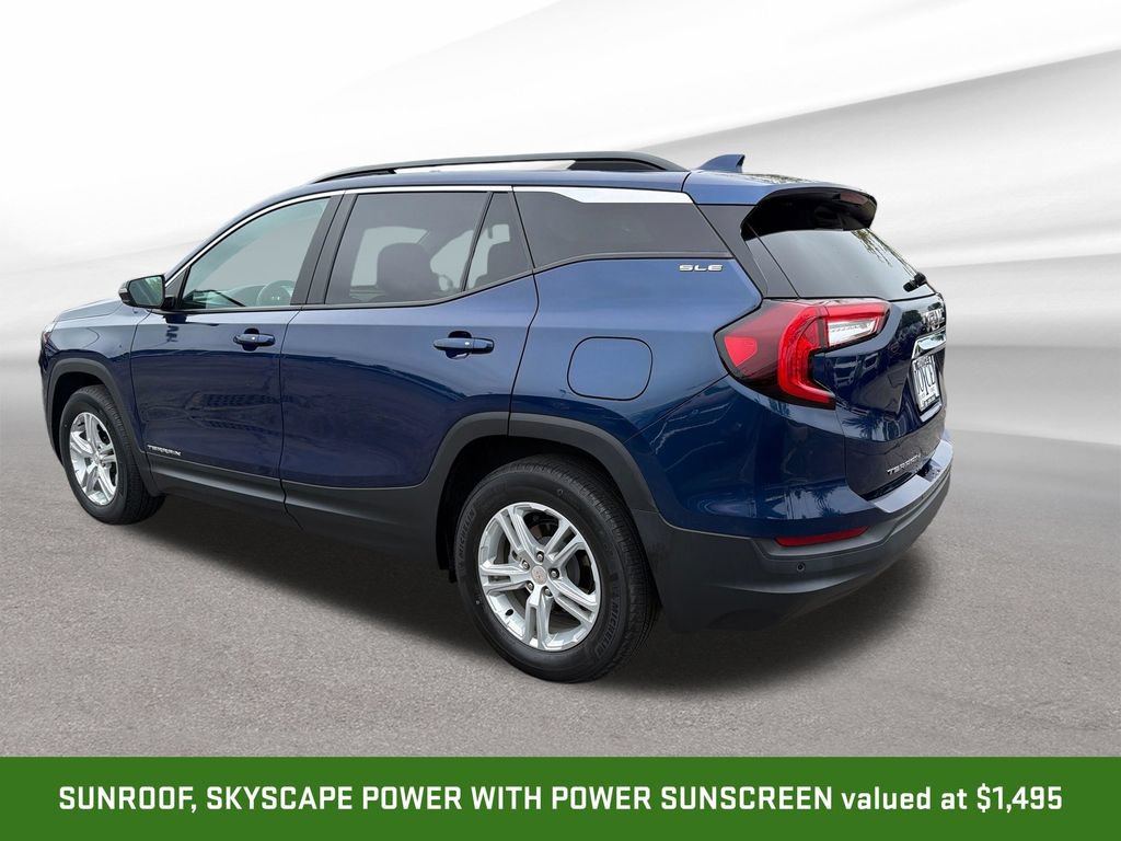 Certified 2022 GMC Terrain SLE w/ Driver Convenience Package FWD image 3