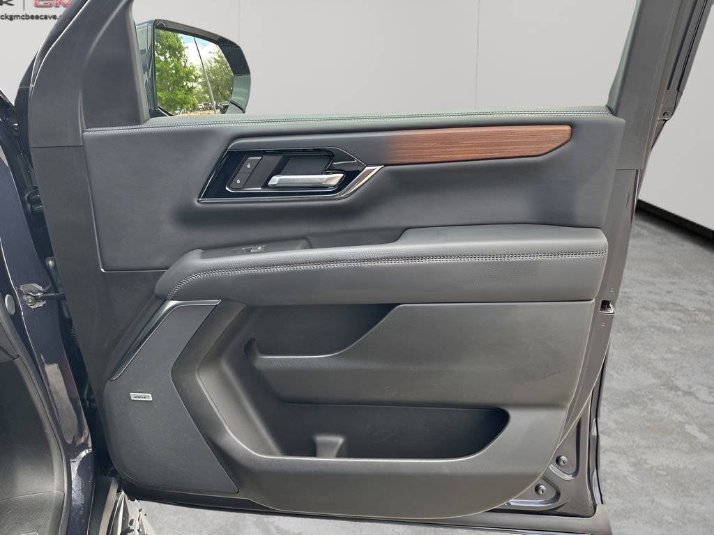 Certified 2025 GMC Yukon Denali AWD/4WD image 14