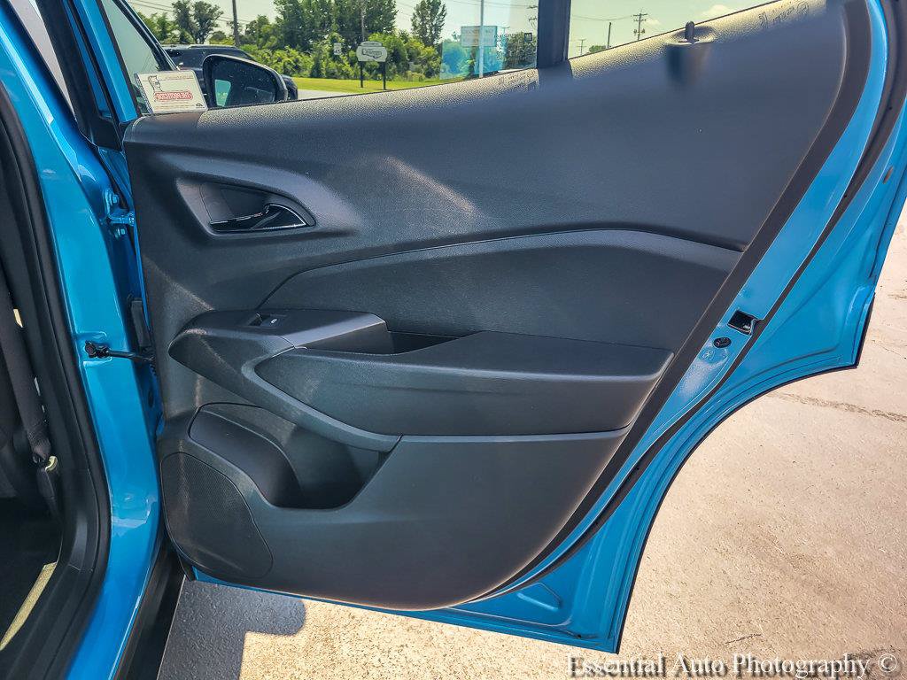 Used 2025 Chevrolet Trax RS w/ Driver Confidence Package FWD image 24
