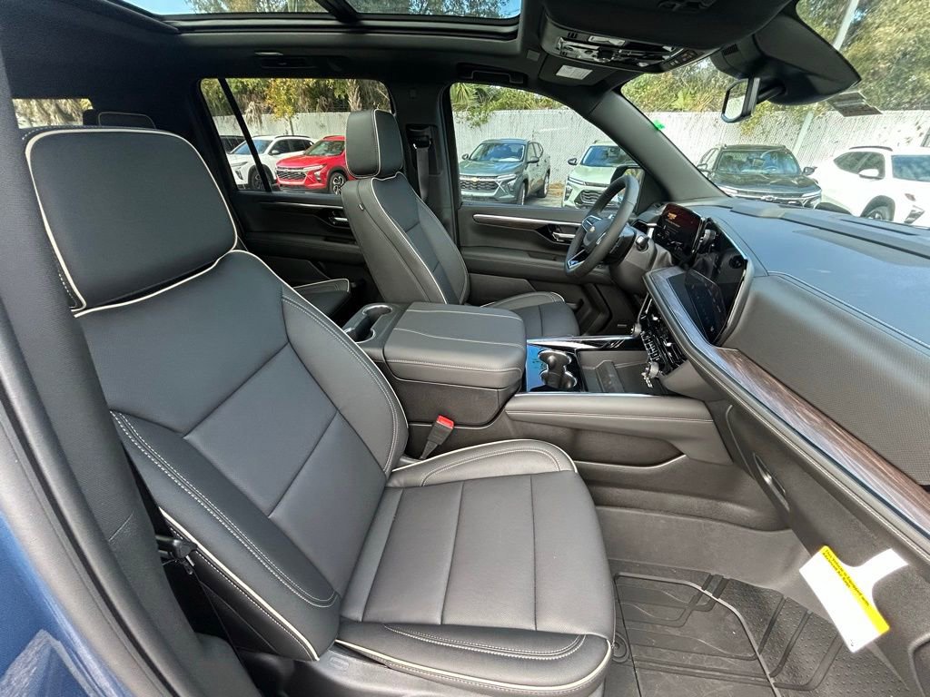New 2026 Chevrolet Suburban Premier w/ Sun And Tow Package image 23