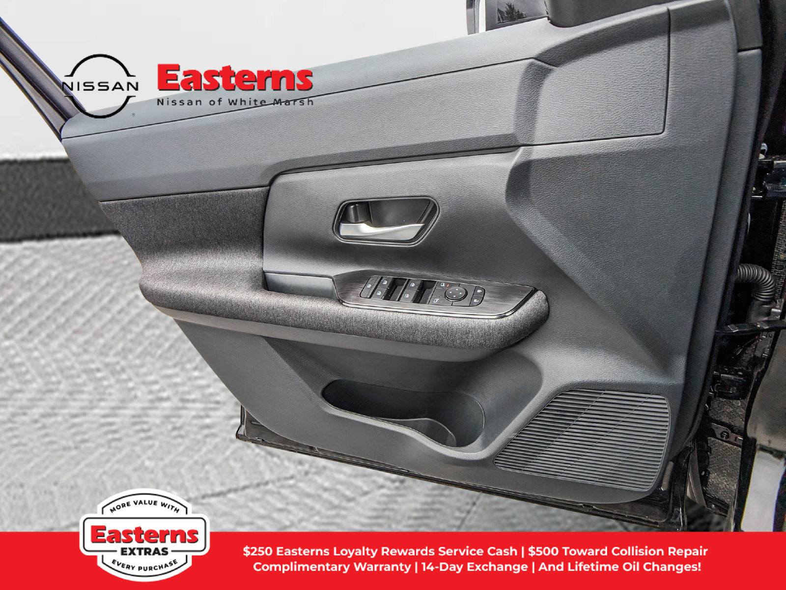Used 2025 Nissan Kicks SV AWD/4WD image 25