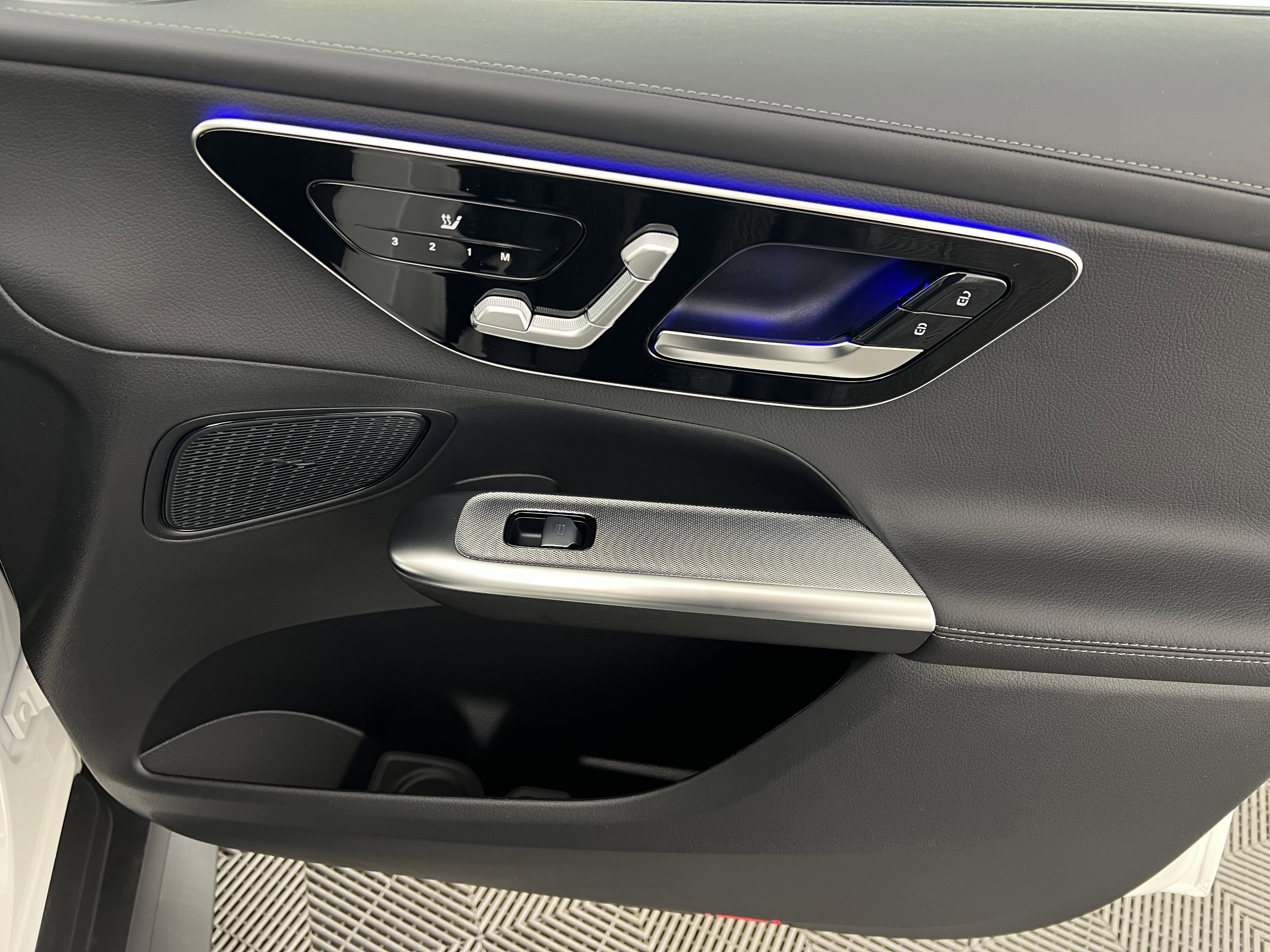 Used 2026 Mercedes-Benz GLC 300 4MATIC image 25