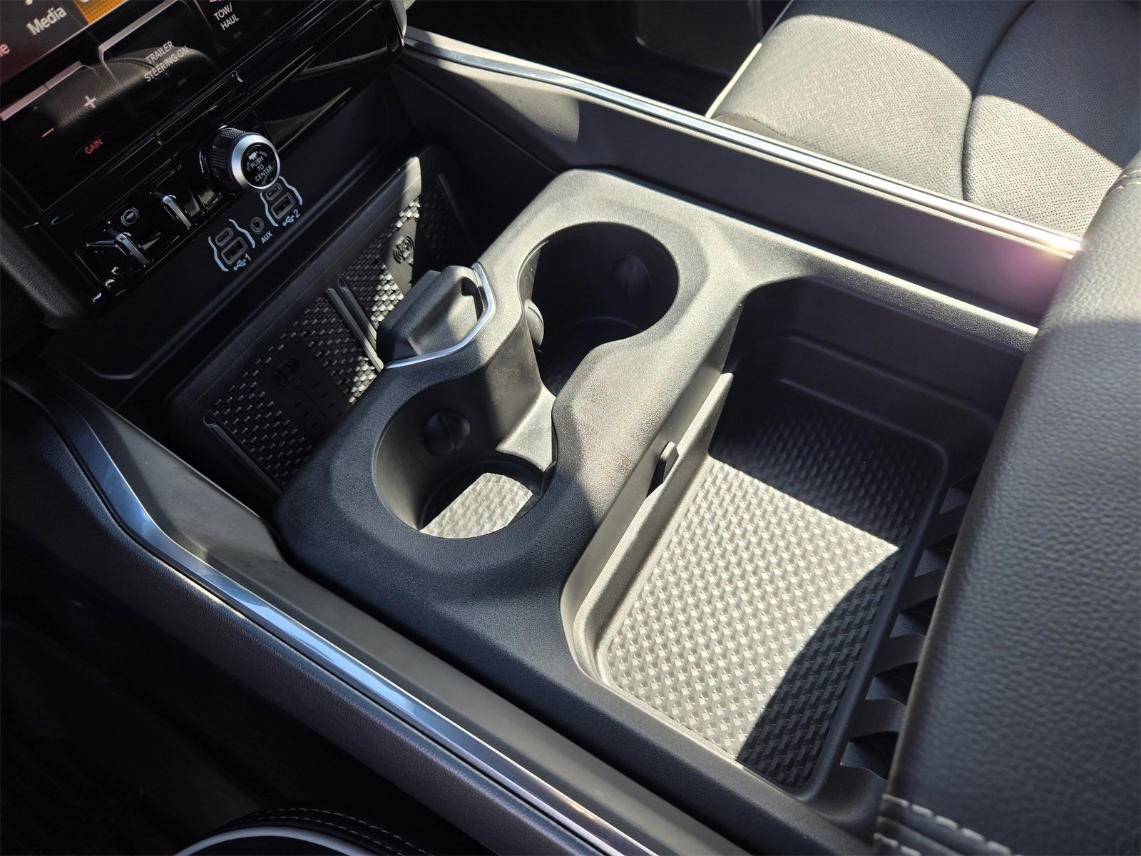 Used 2025 RAM 3500 Laramie image 18