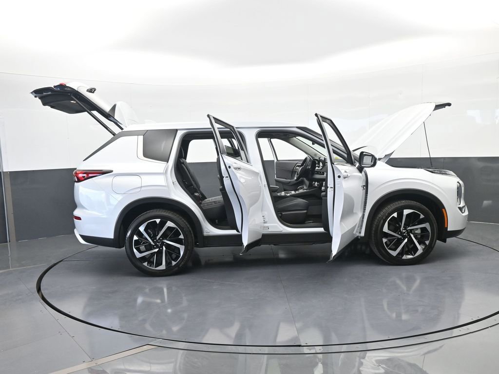 New 2025 Mitsubishi Outlander SE image 72