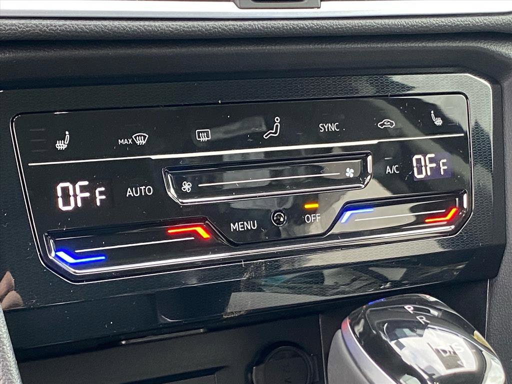 New 2026 Volkswagen Taos SE image 7