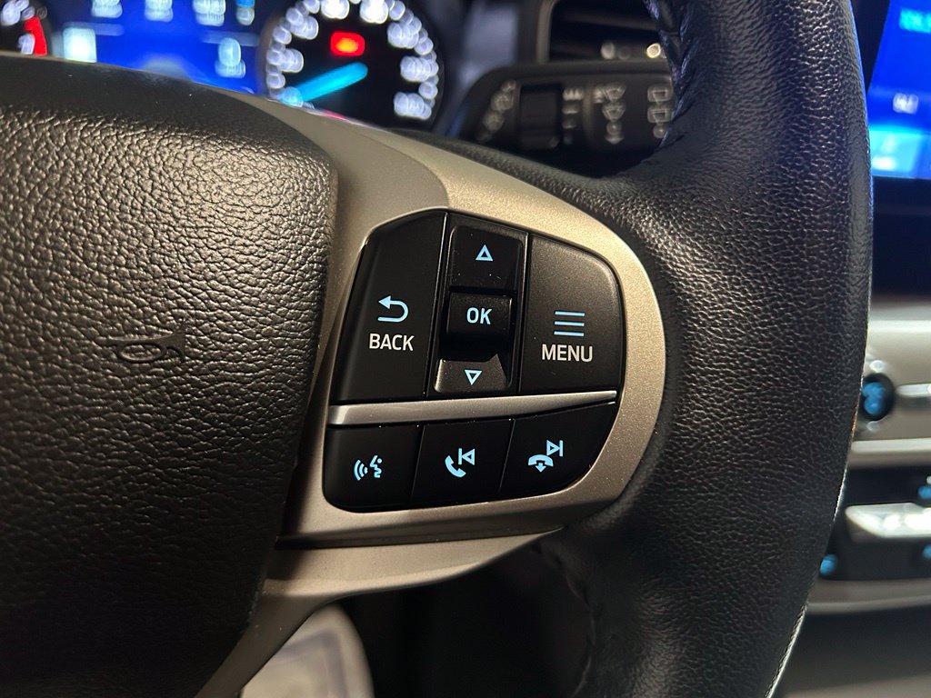 Used 2022 Ford Explorer XLT w/ XLT Sport Appearance Package AWD/4WD image 23