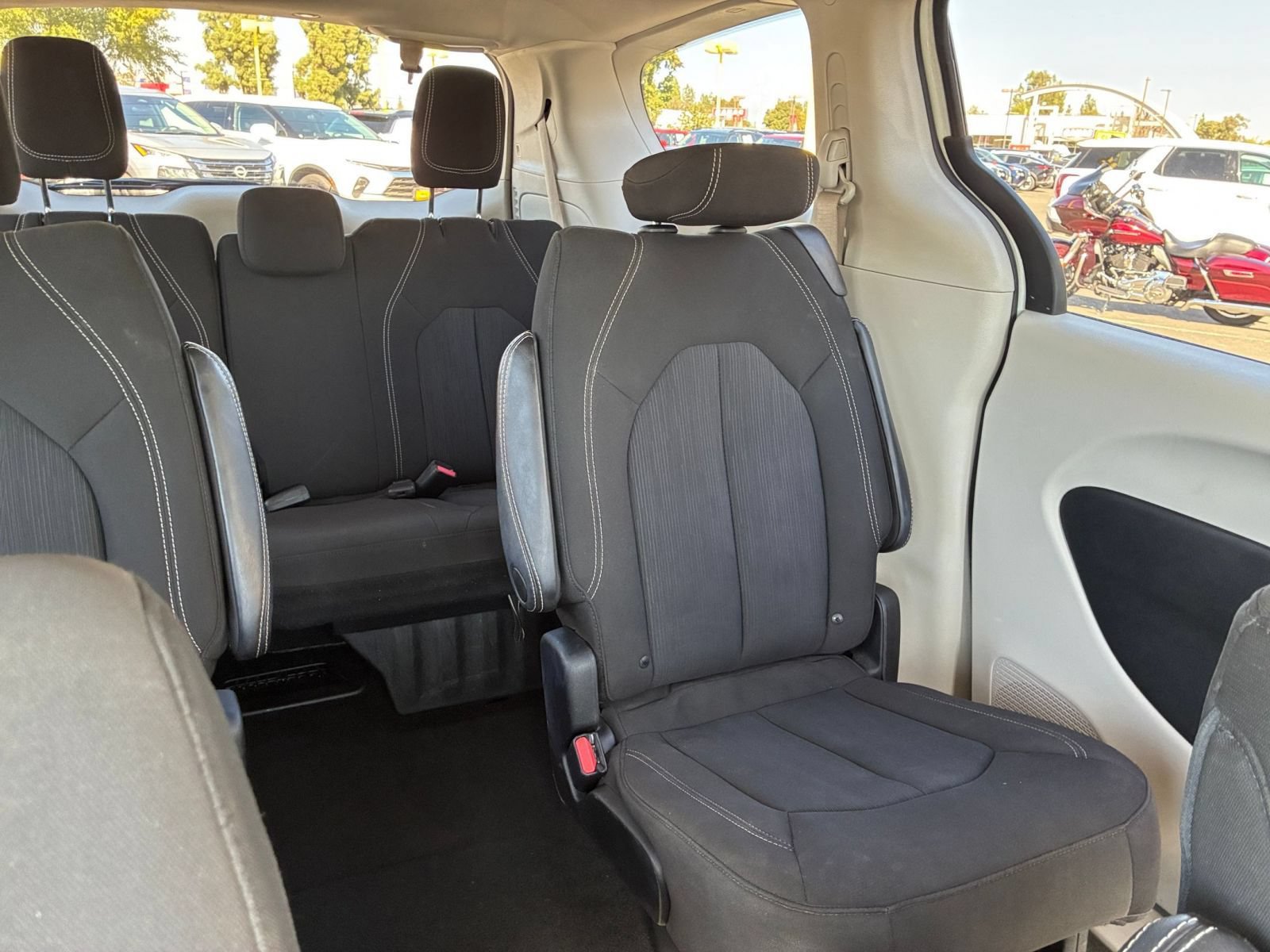 Used 2023 Chrysler Voyager LX FWD image 37