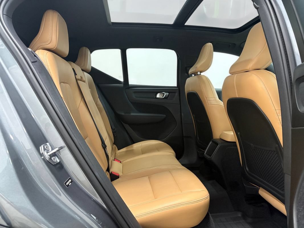 Used 2019 Volvo XC40 T5 Momentum AWD/4WD image 14