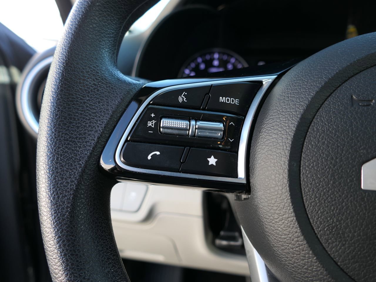 Used 2023 Kia Forte LXS w/ LXS Technology Package image 12