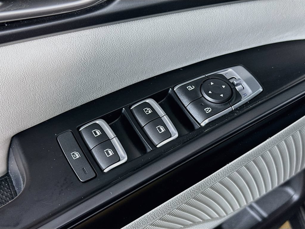 Certified 2024 Kia Carnival LX FWD image 21