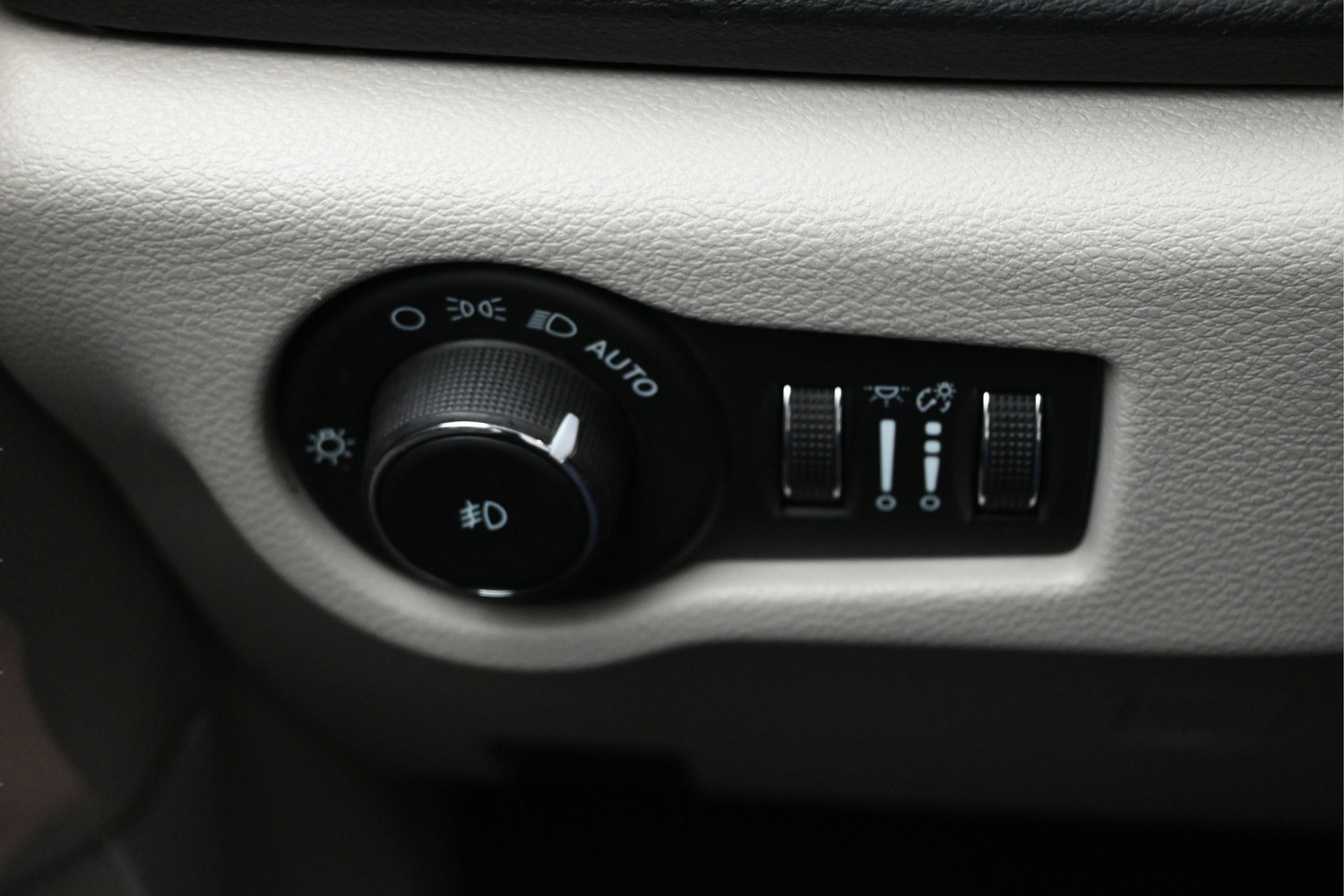 Used 2024 Chrysler Pacifica Touring-L FWD image 20