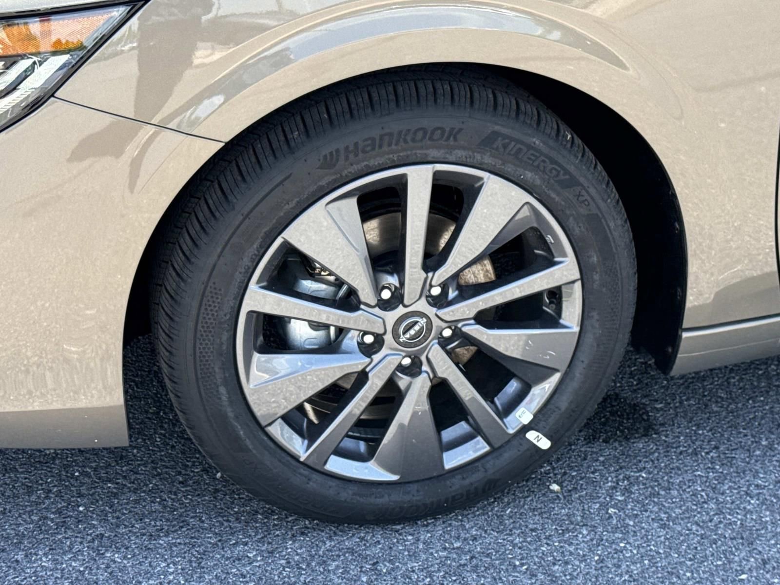 New 2026 Nissan Sentra SL w/ Floor Mat Package FWD image 7