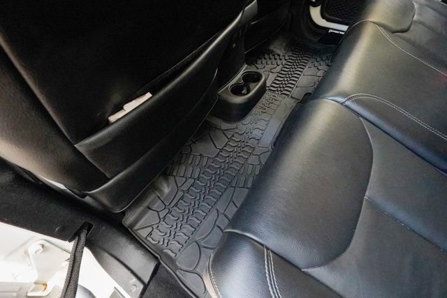 Used 2016 Jeep Wrangler Unlimited Rubicon AWD/4WD image 76