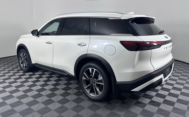 Certified 2025 INFINITI QX60 Luxe image 5