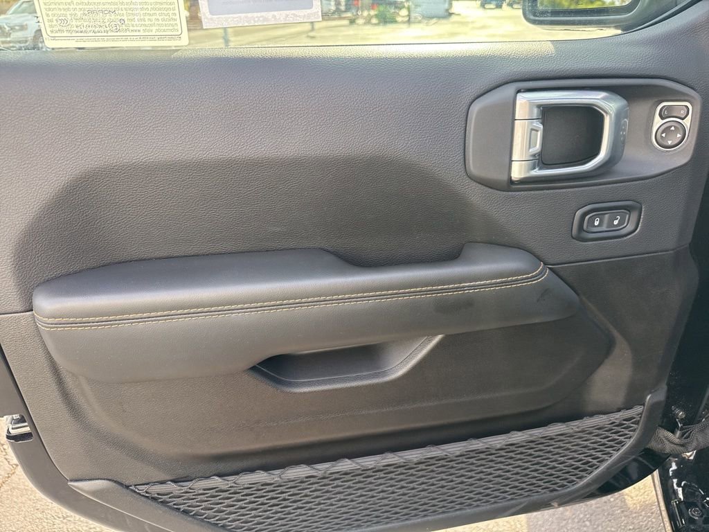 Certified 2025 Jeep Wrangler Unlimited Sahara w/ Safety Group image 14