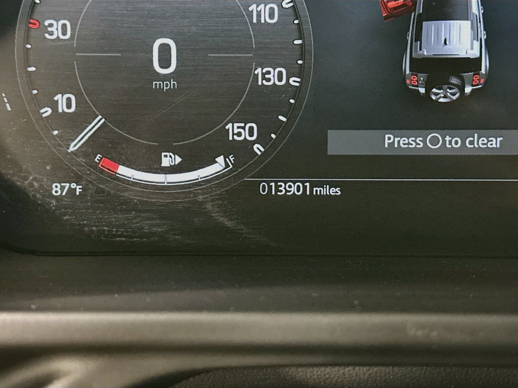 Used 2024 Land Rover Defender 110 SE AWD/4WD image 13