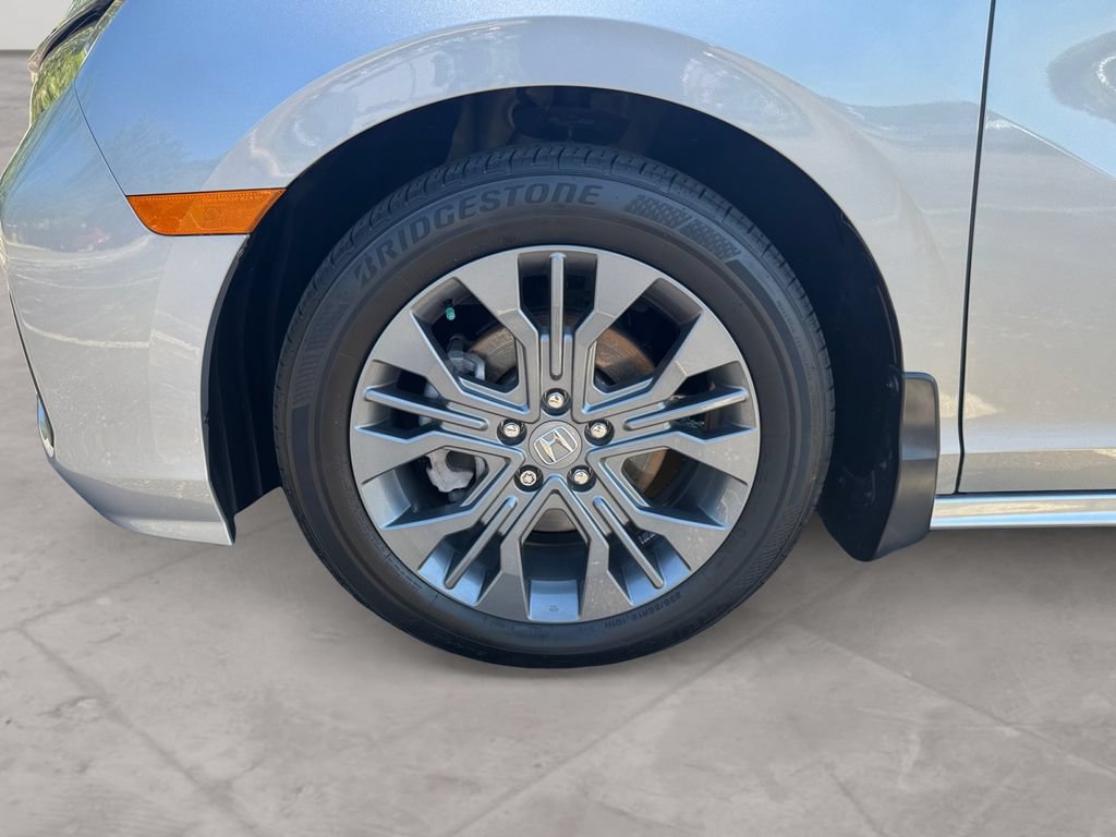 Used 2025 Honda Odyssey Touring image 14