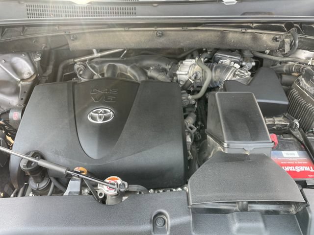 Used 2017 Toyota Highlander XLE w/ Protection Package #3 AWD/4WD image 31