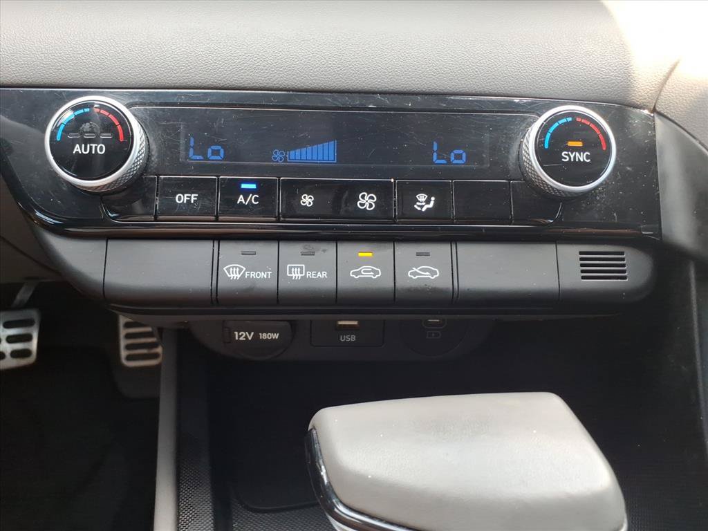 Used 2025 Hyundai Elantra Sport FWD image 23