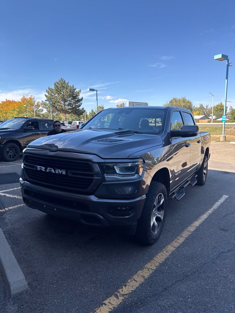 Used 2023 RAM 1500 Laramie AWD/4WD image 2