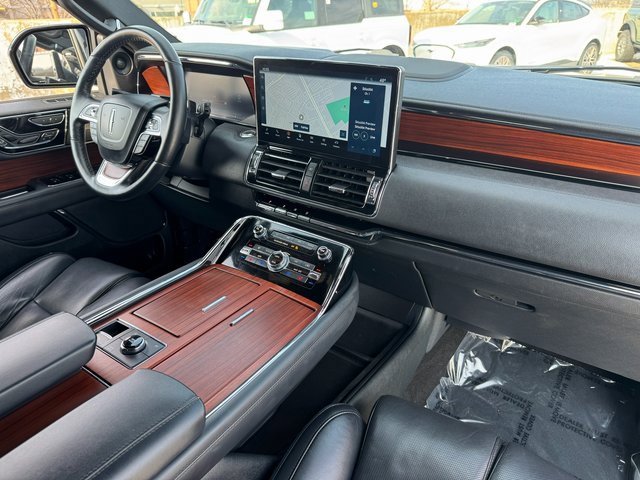 Used 2022 Lincoln Navigator L Reserve image 23