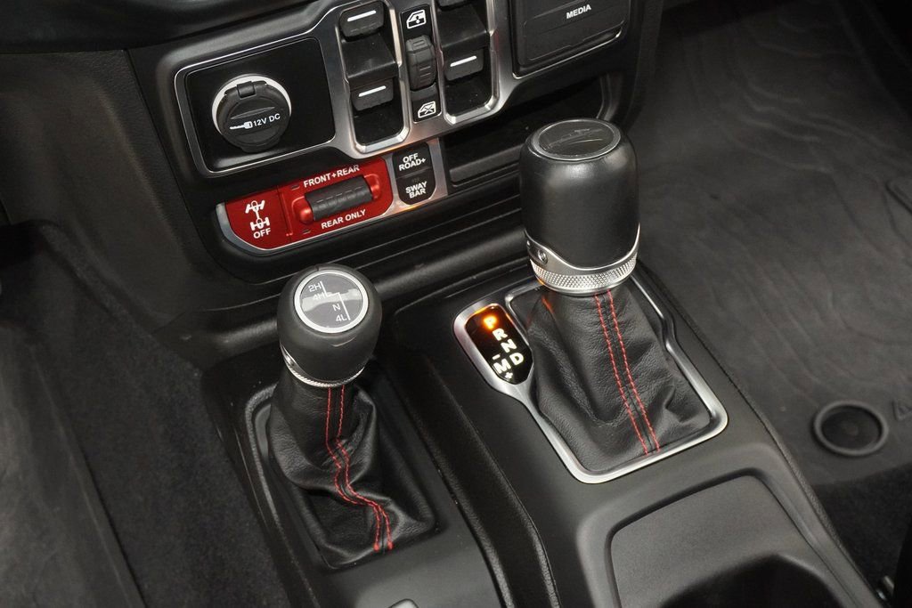 Used 2023 Jeep Gladiator Rubicon w/ Cold Weather Group image 17