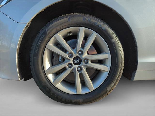 Used 2015 Hyundai Sonata SE image 22