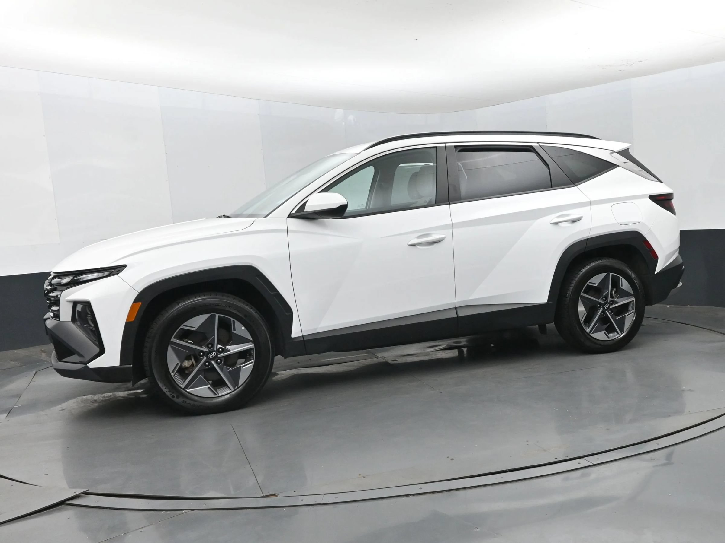 Used 2025 Hyundai Tucson SEL FWD image 5