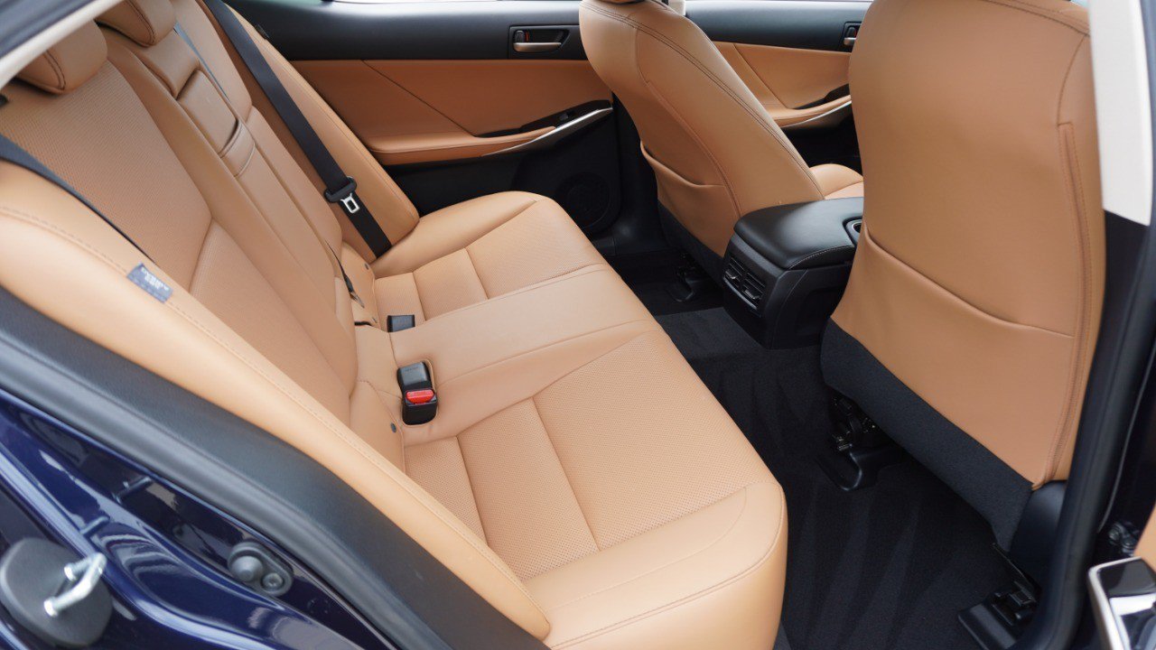 Used 2019 Lexus IS 300 w/ Premium Package RWD image 32
